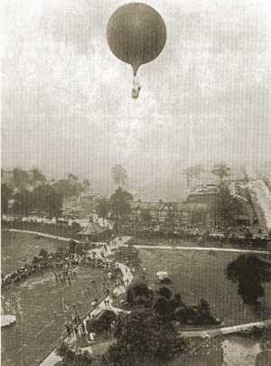Britain's first mail-carrying balloon, 1902